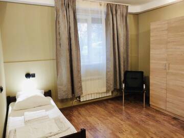 Двухместный номер с 2 отдельными кроватями в  Pallet Hostel